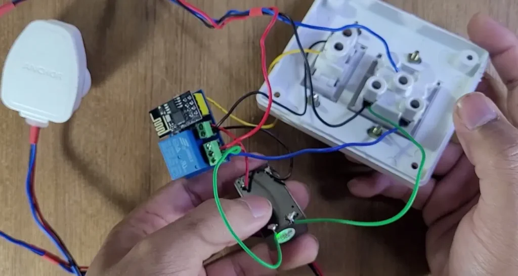 sinric esp01 iot project p5 Connect the ESP01 with the circuit